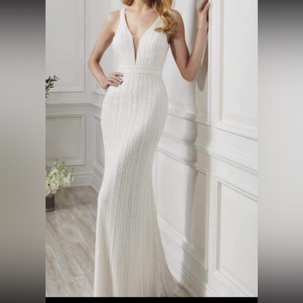 New Wedding Dress - Never Worn!
